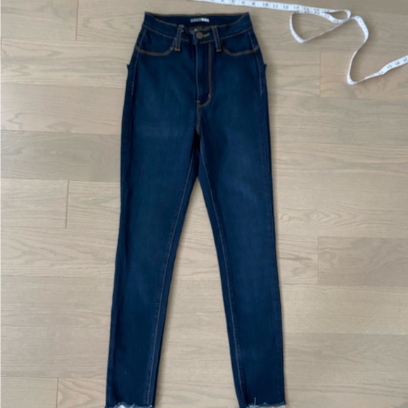 Super High Waist Jeans - Dark Wash - Picture 4 of 12